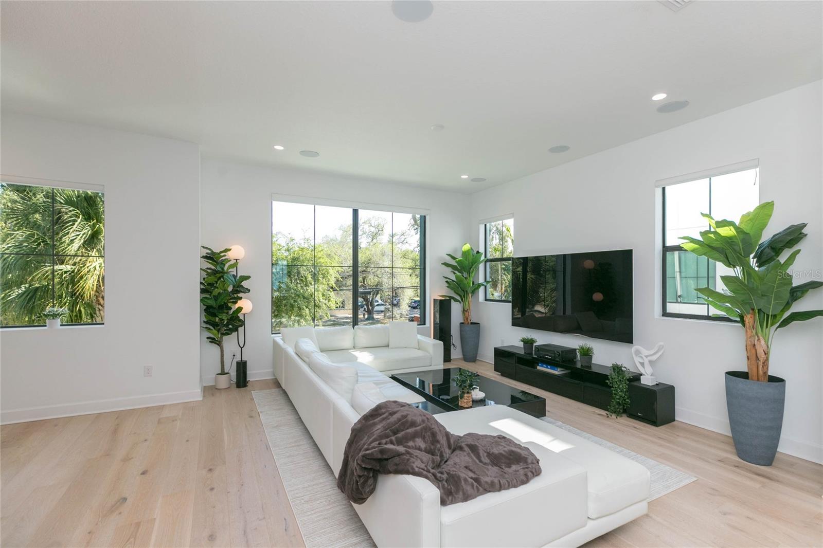 2851 W GANDY BOULEVARD 5