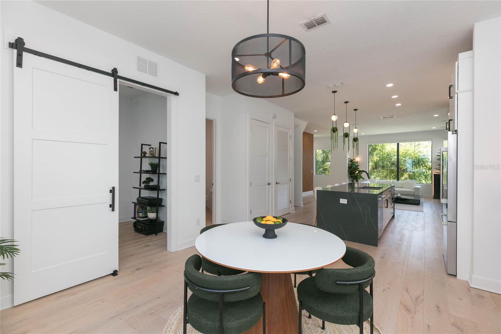 SHORE HOUSE TWNHMS UN 5 - Residential