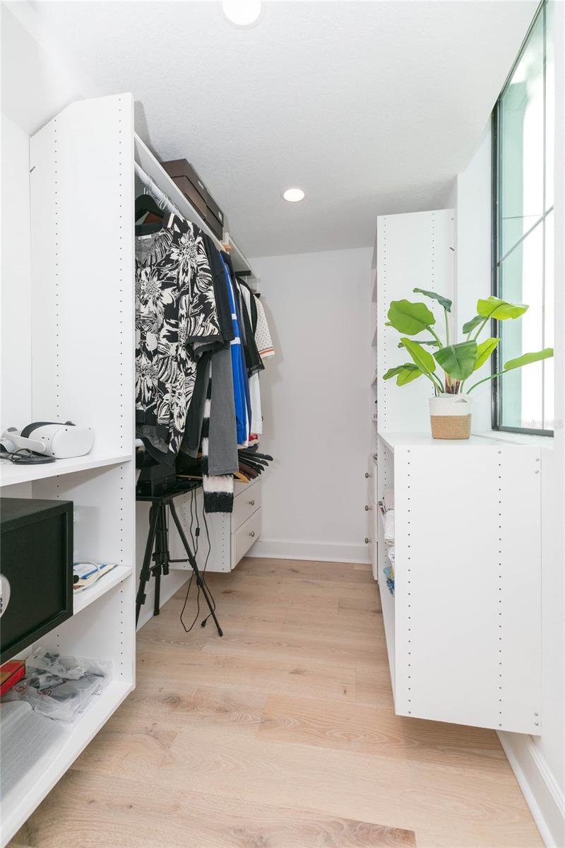 SHORE HOUSE TWNHMS UN 5 - Residential