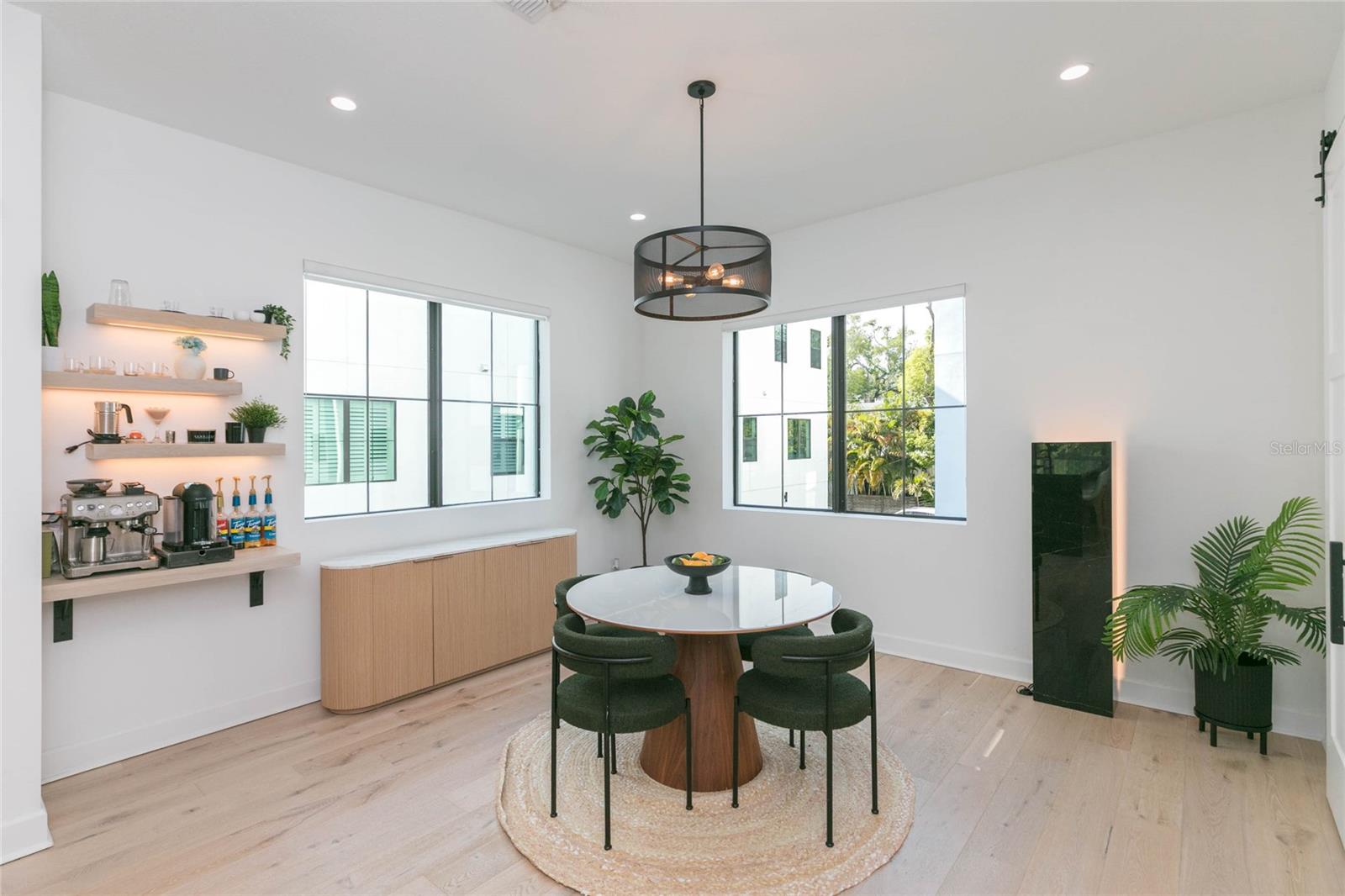 SHORE HOUSE TWNHMS UN 5 - Residential