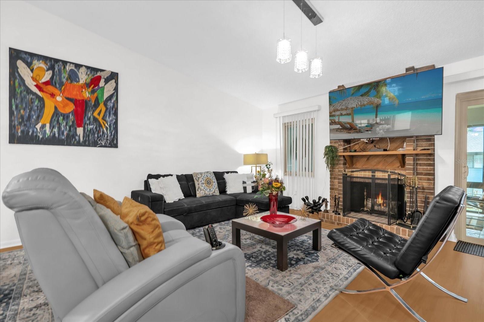 7 ESCONDIDO CIRCLE 72