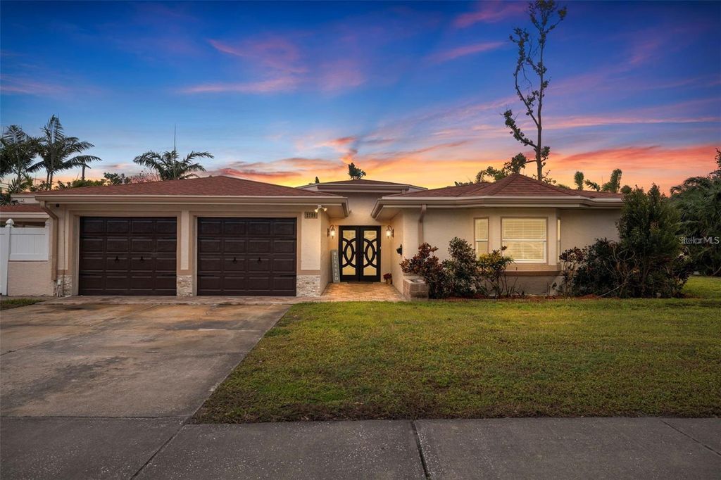 Photo of 2790 Pinellas Point Drive S, St Petersburg, FL 33712 (MLS # TB8413167)