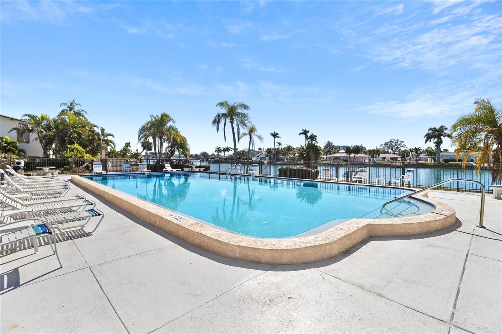 LA COSTA BRAVA CONDO 1 - Residential