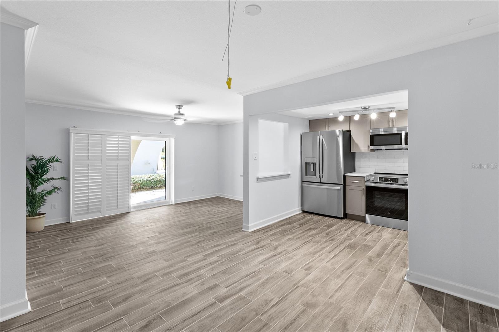 LA COSTA BRAVA CONDO 1 - Residential