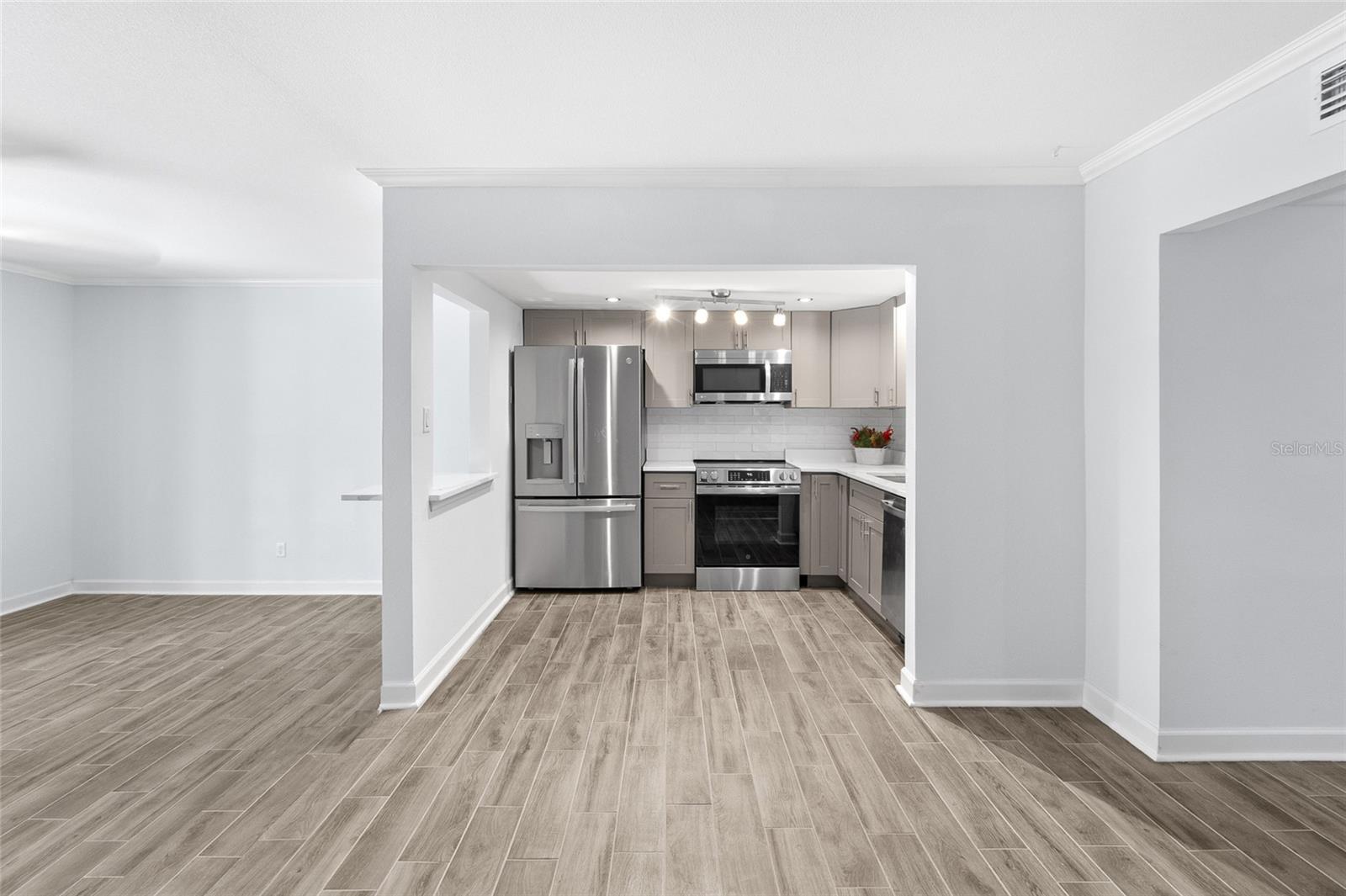 LA COSTA BRAVA CONDO 1 - Residential