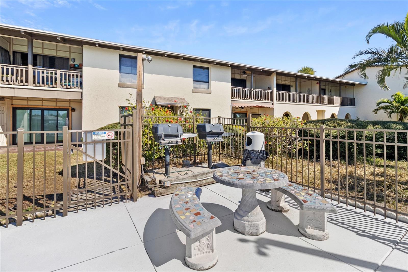 LA COSTA BRAVA CONDO 1 - Residential