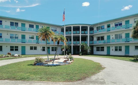 Photo of 1900 59th Avenue N #312, St Petersburg, FL 33714 (MLS # TB8541652)