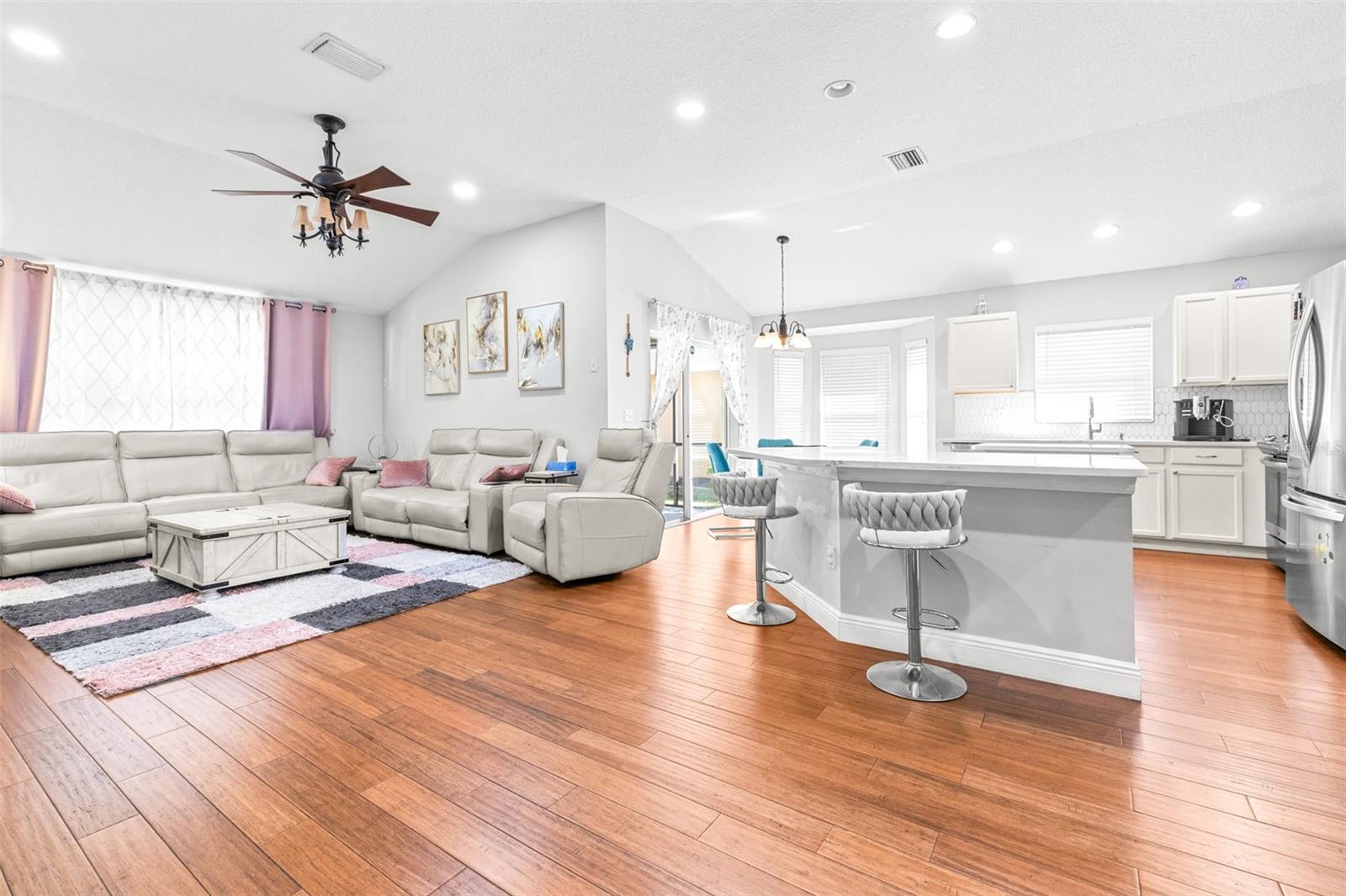 IVY LAKE ESTATE - Residential