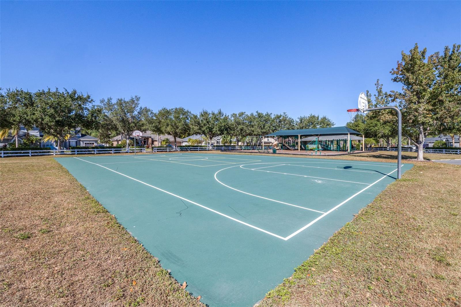 IVY LAKE ESTATE - Residential