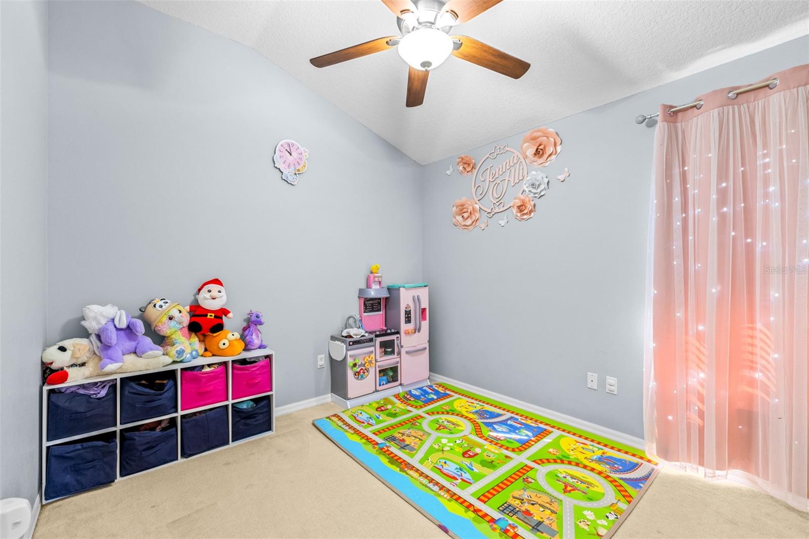 IVY LAKE ESTATE - Residential