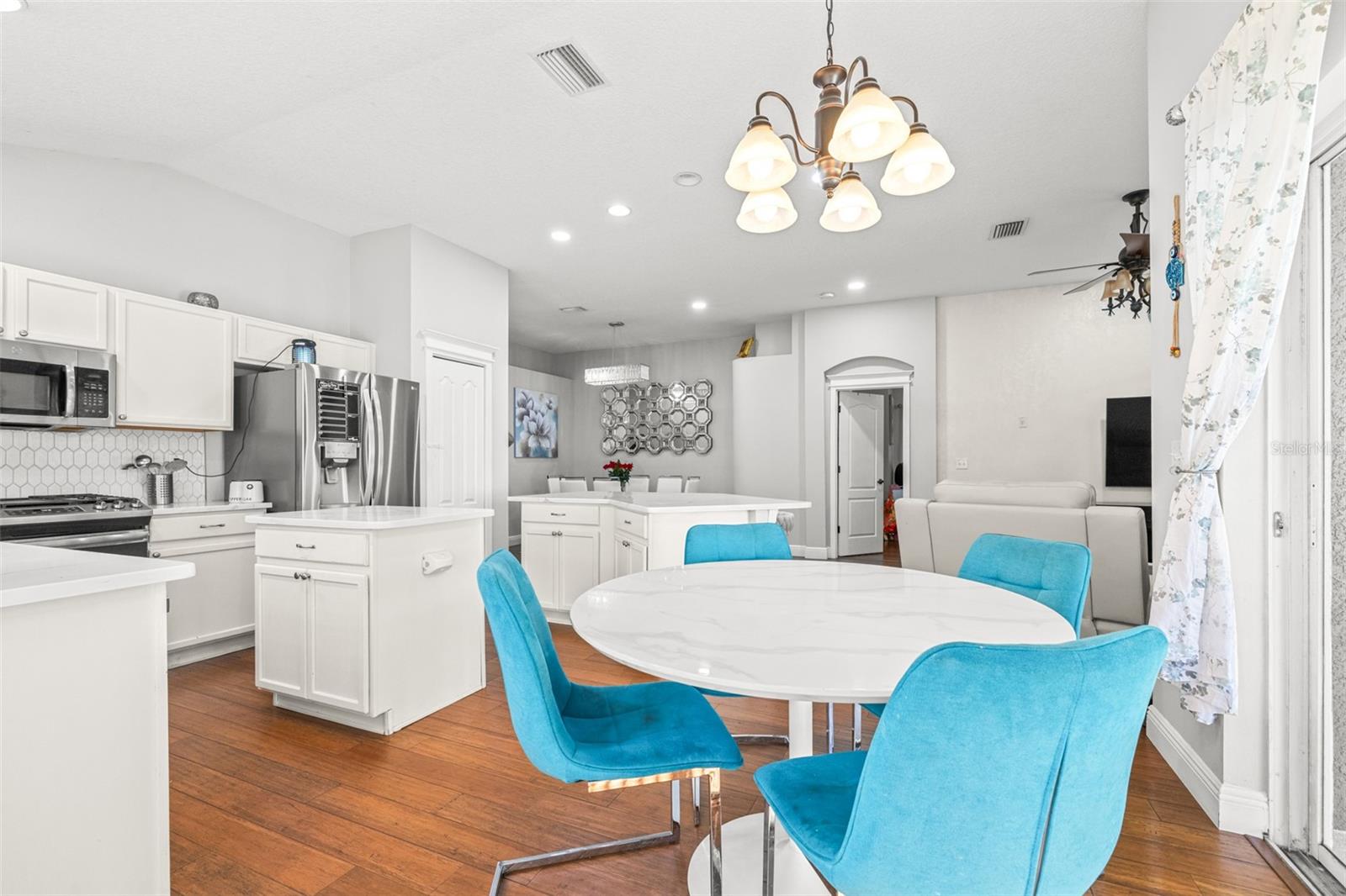 IVY LAKE ESTATE - Residential