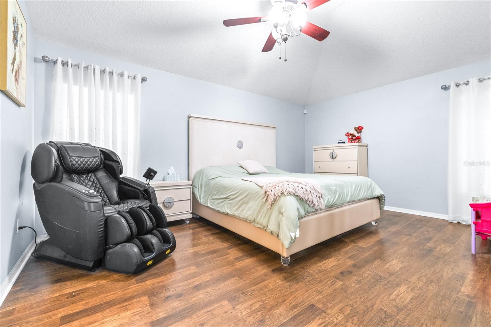 IVY LAKE ESTATE - Residential