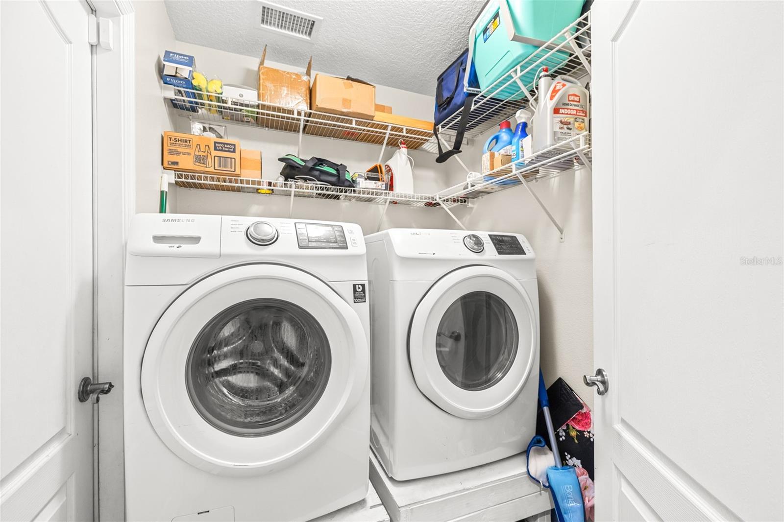 IVY LAKE ESTATE - Residential