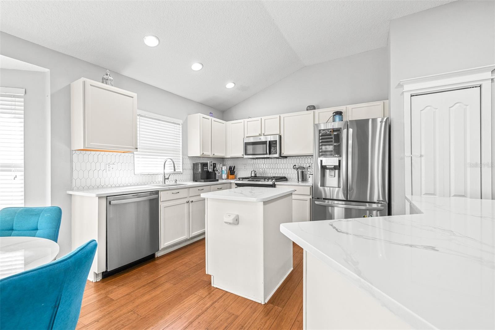 IVY LAKE ESTATE - Residential