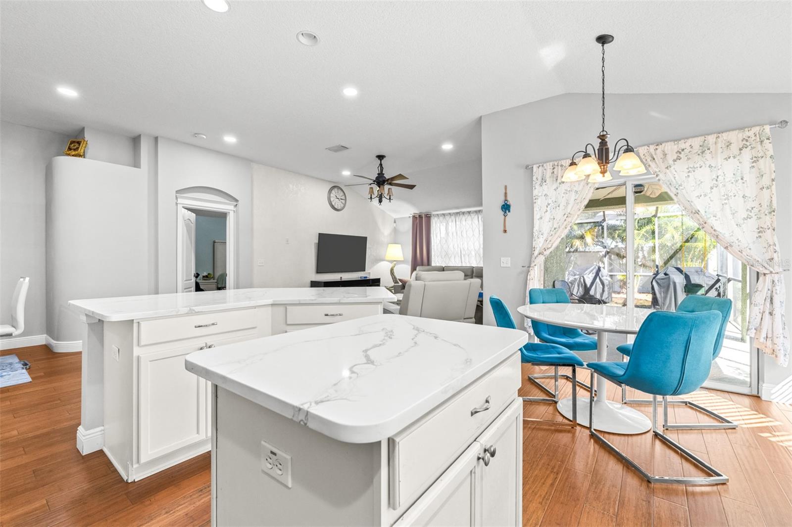 IVY LAKE ESTATE - Residential