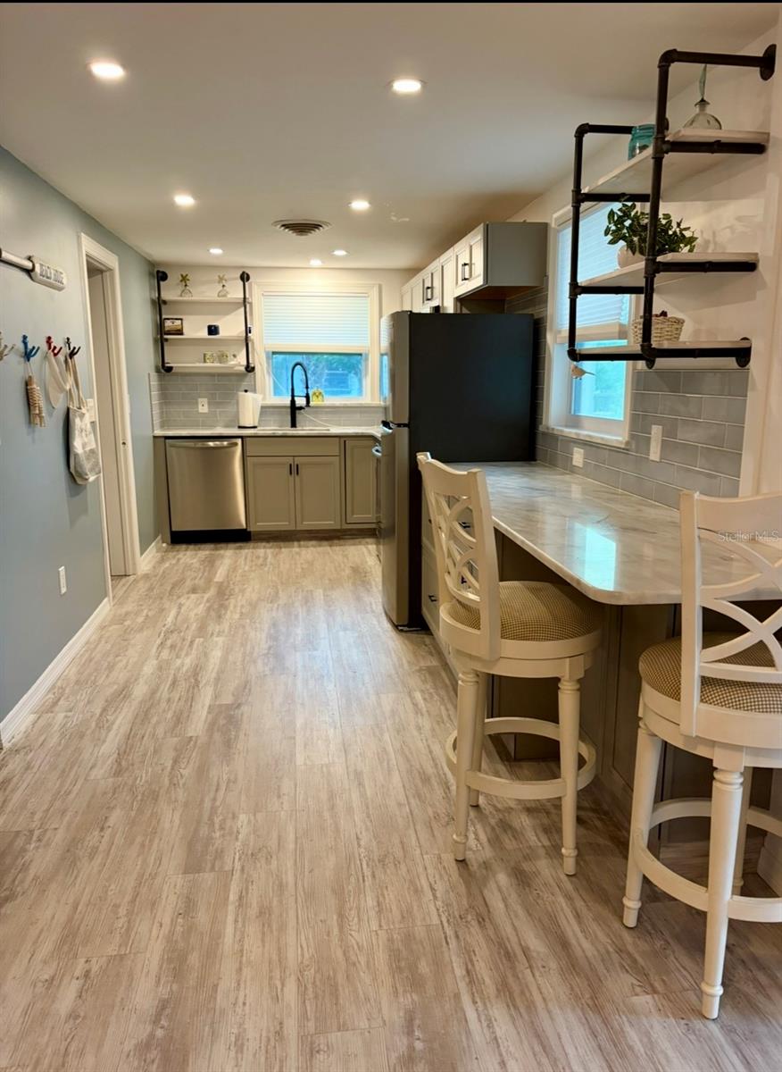 MEL O DE LANE - Residential Lease