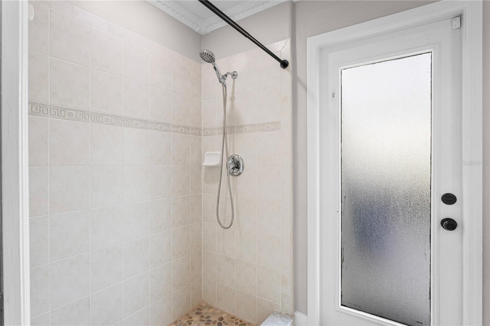 NATIVE WOODS - Residential