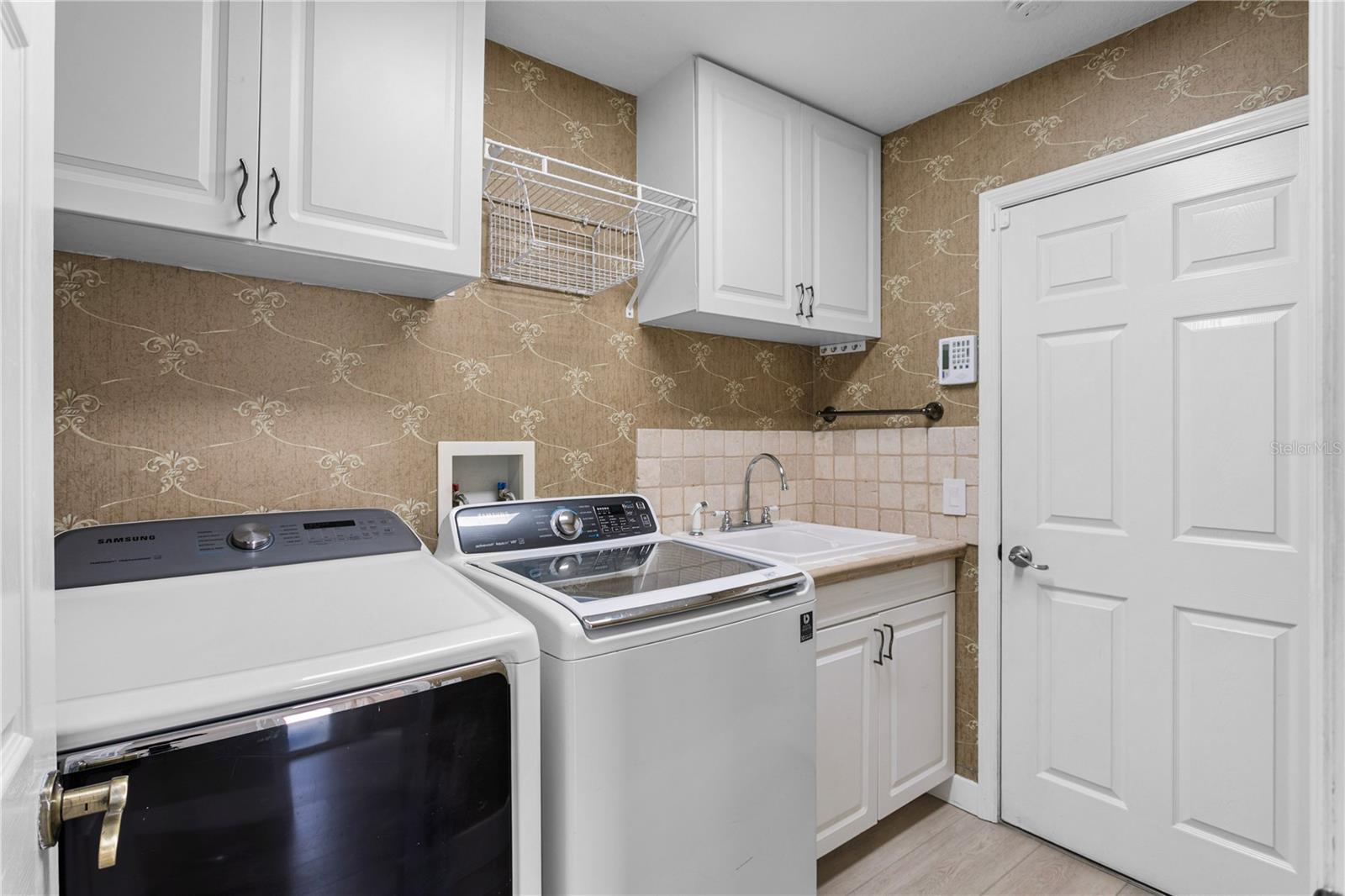 NATIVE WOODS - Residential