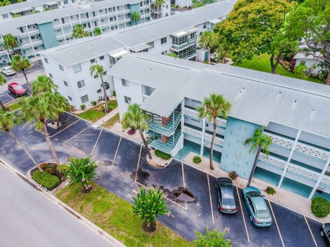 Photo of 1815 Sunny Drive #E21, Bradenton, FL 34207 (MLS # A4697713)