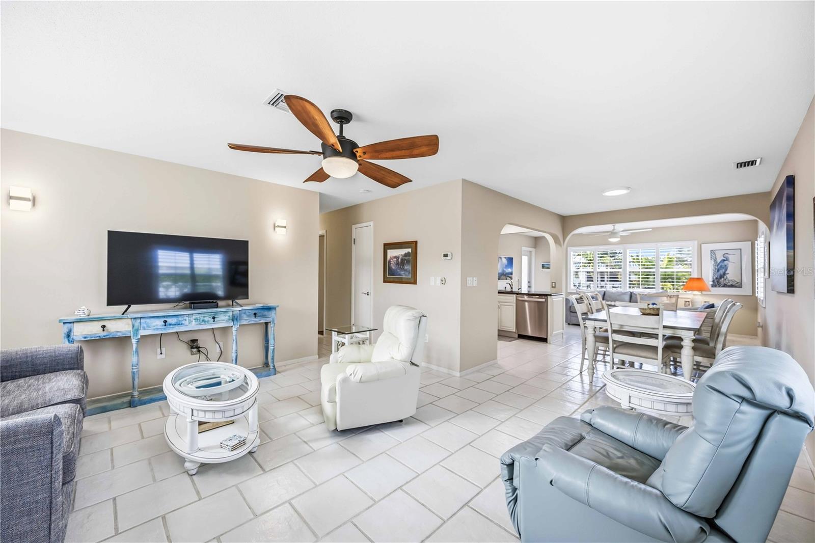 BEACH MANOR VILLAS SOUTH - Residential