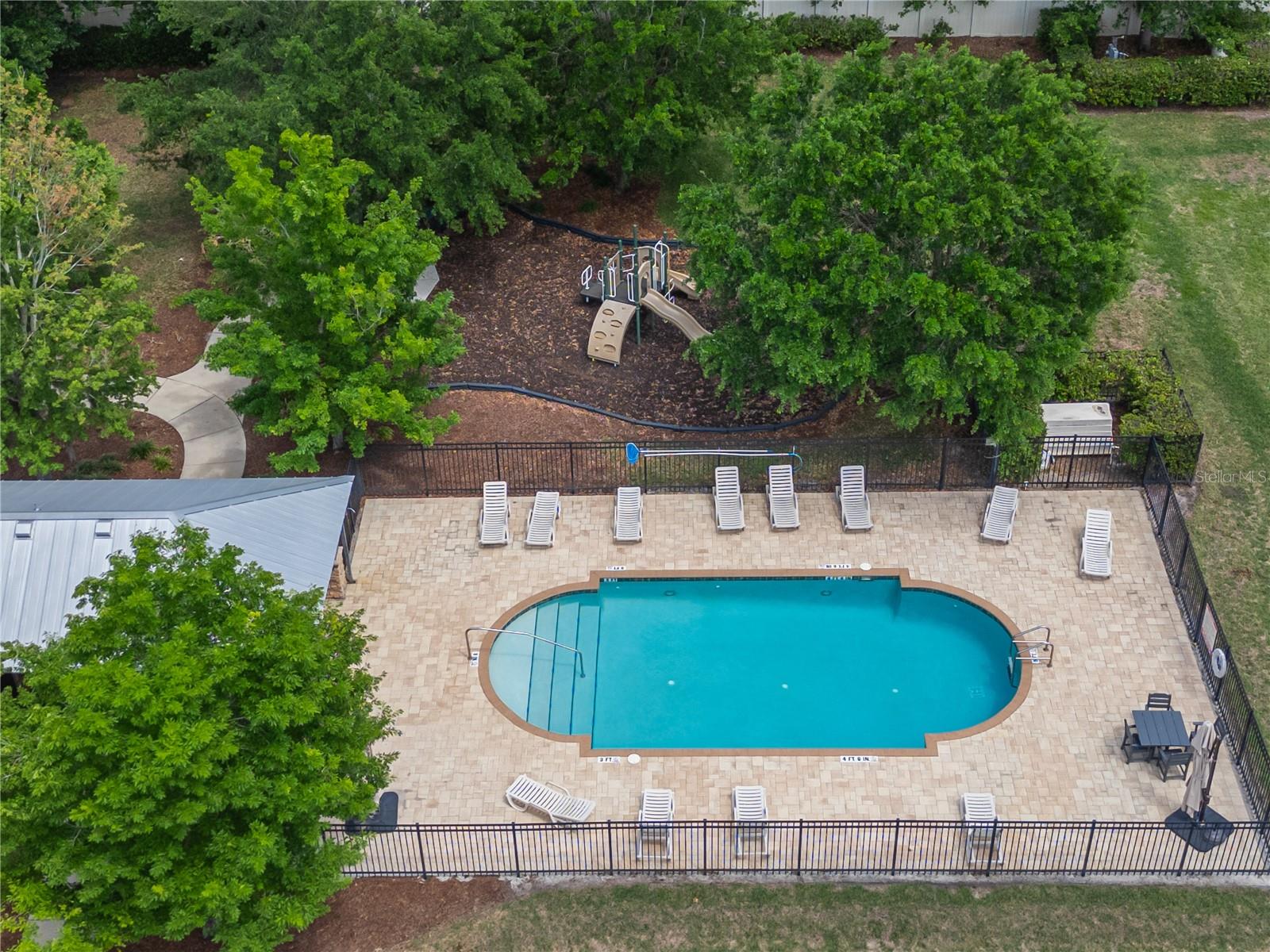 NOVA POINTE PH 2 - Residential