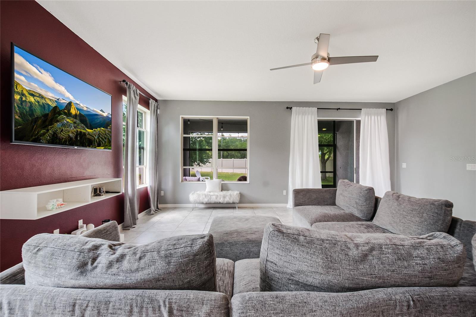 NOVA POINTE PH 2 - Residential