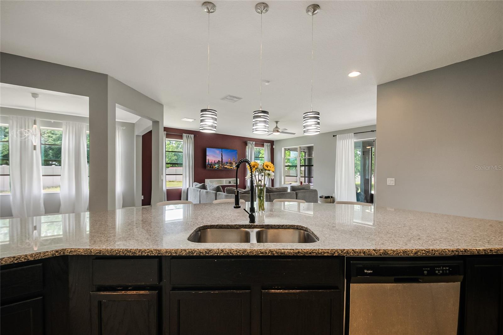 NOVA POINTE PH 2 - Residential