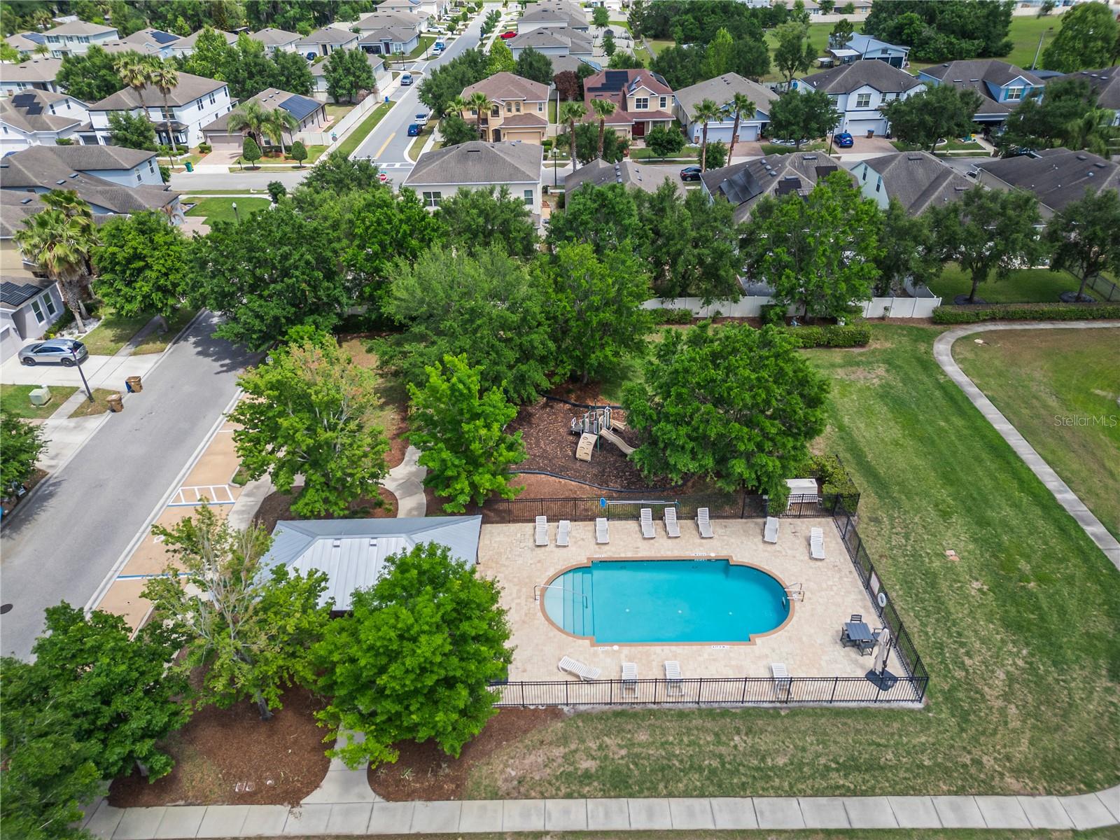 NOVA POINTE PH 2 - Residential