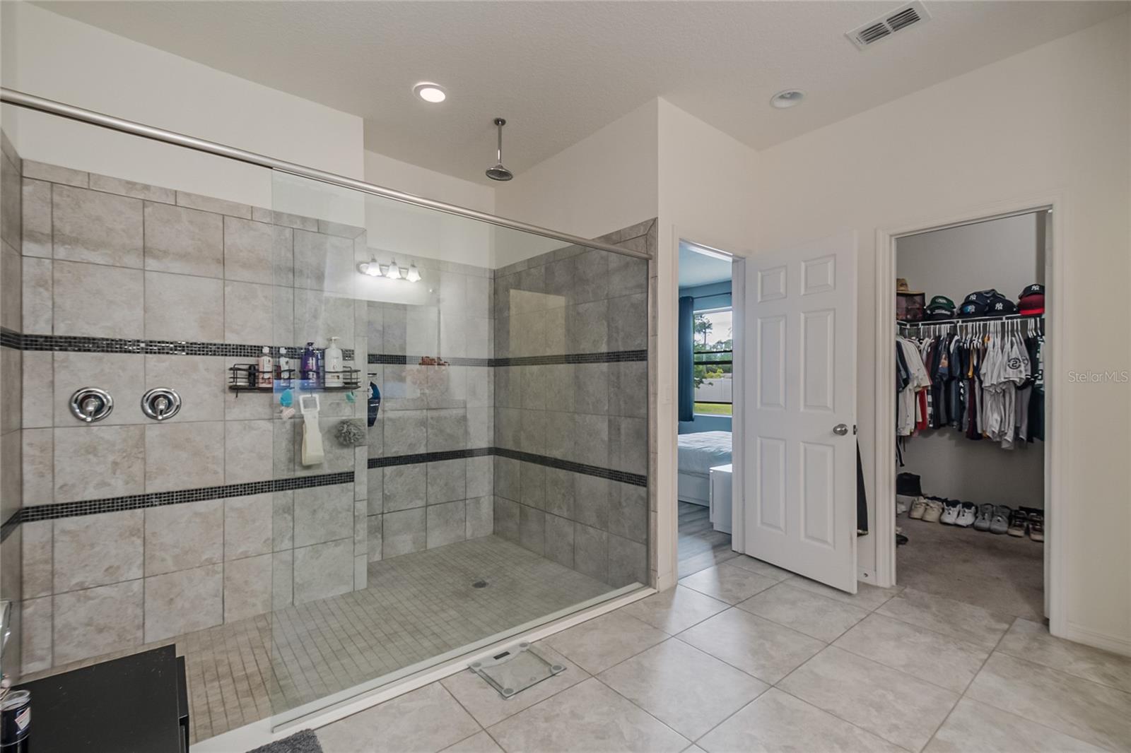 NOVA POINTE PH 2 - Residential