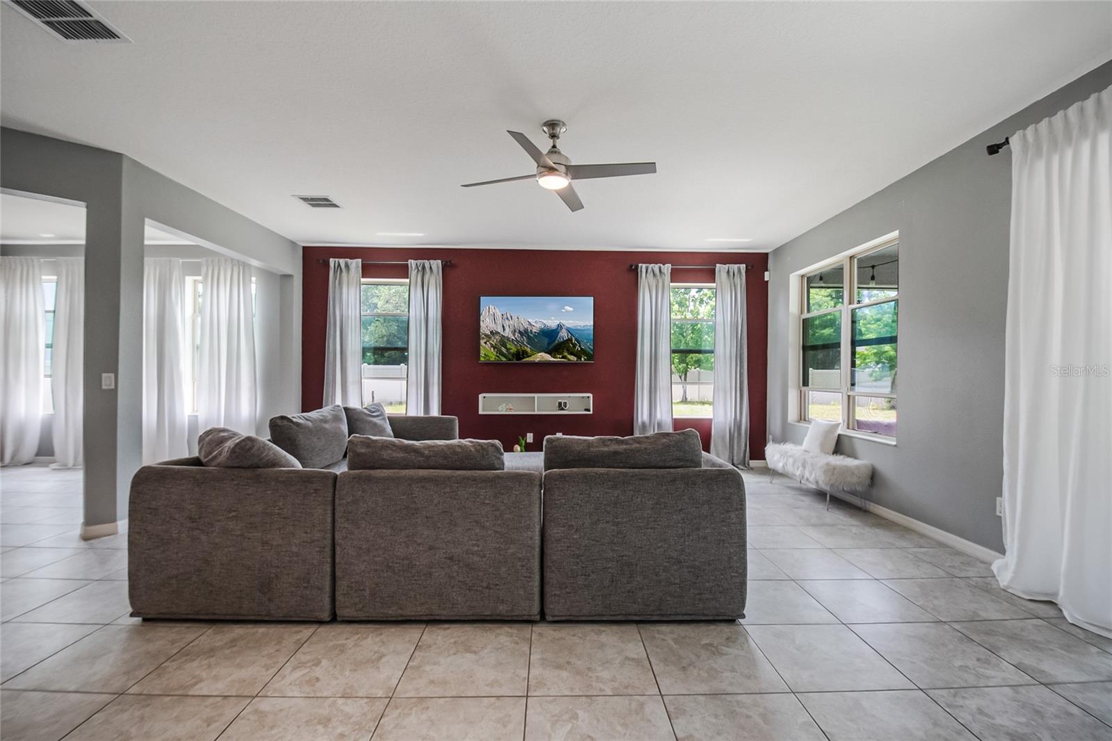 NOVA POINTE PH 2 - Residential