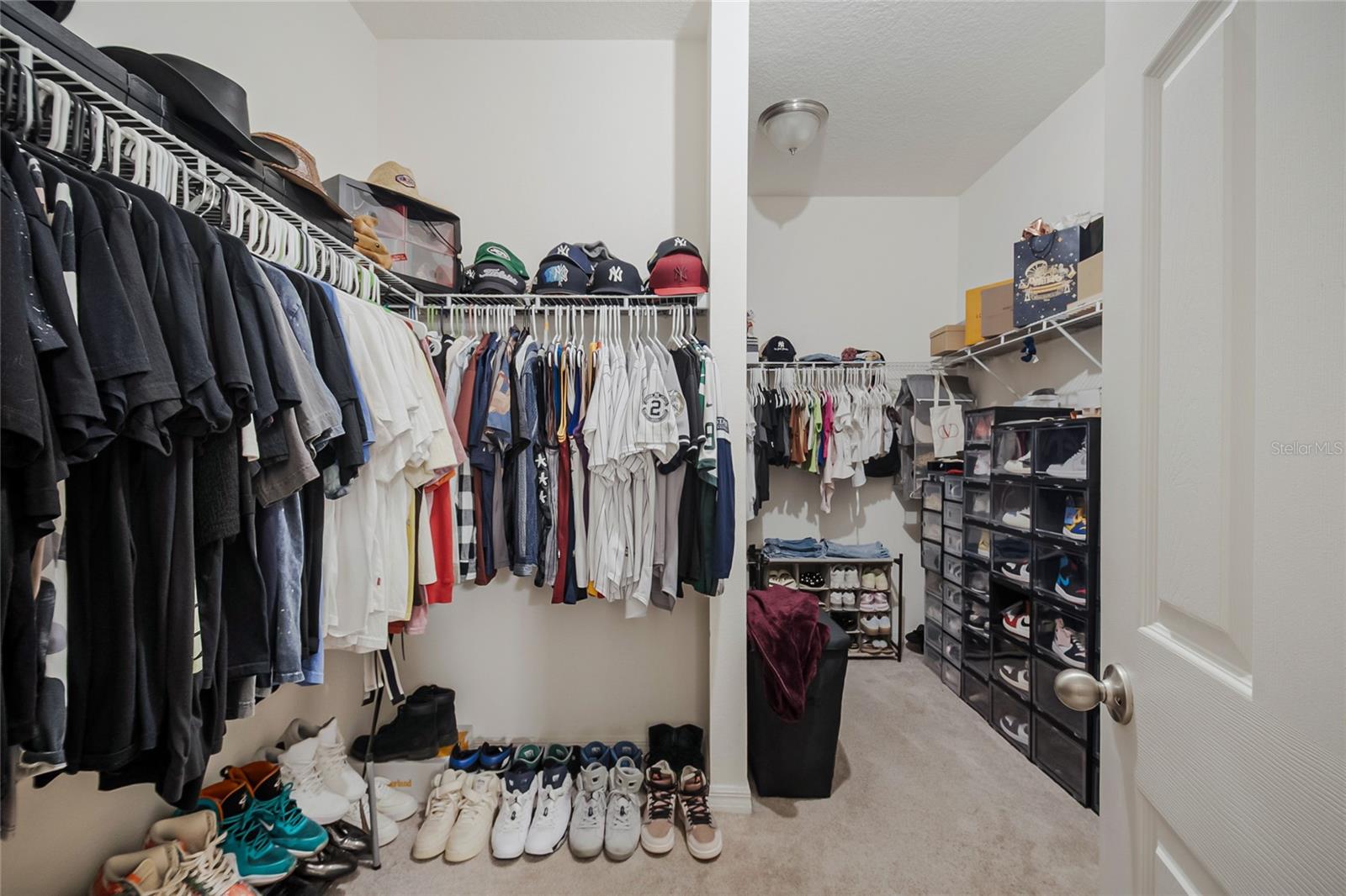 NOVA POINTE PH 2 - Residential