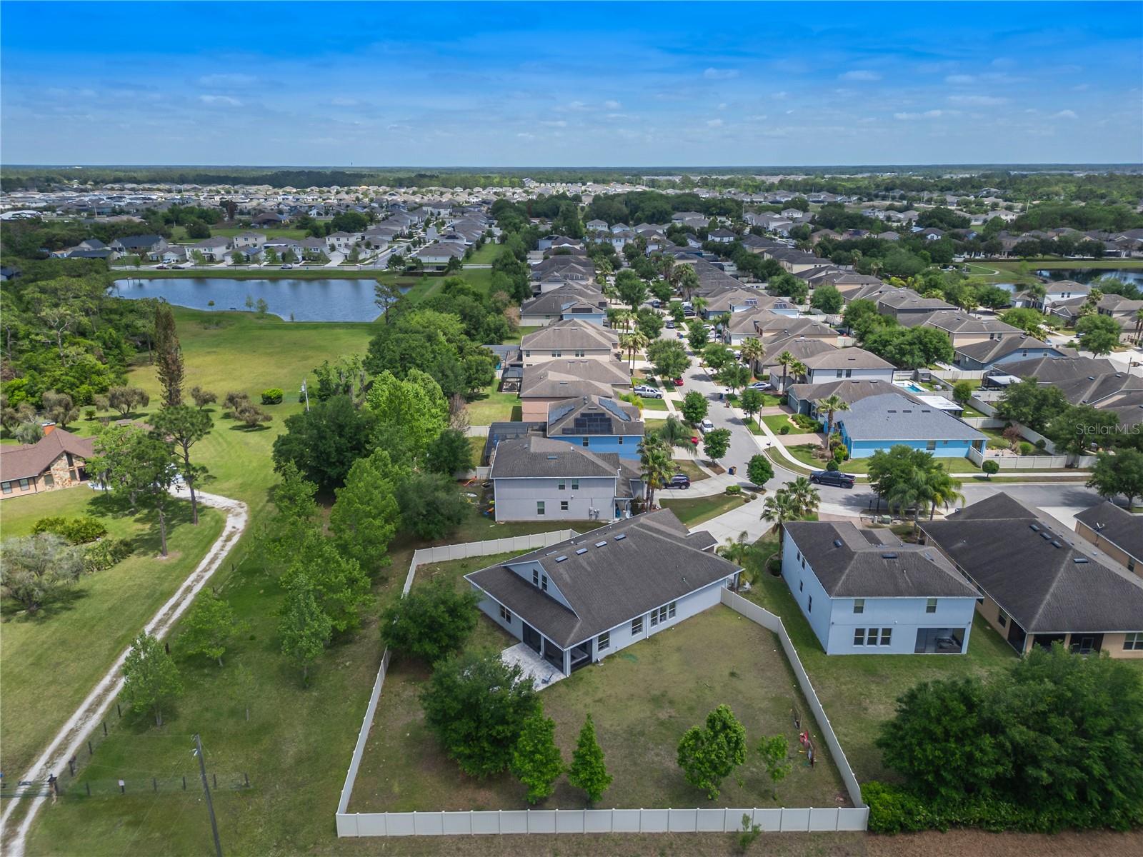 NOVA POINTE PH 2 - Residential