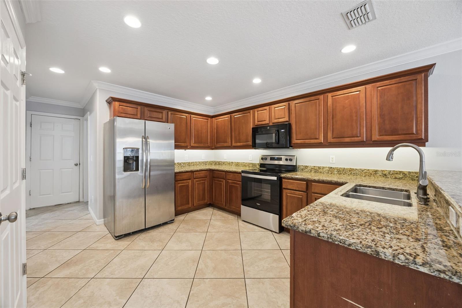 FULLERS XING PH 03 A-G - Residential