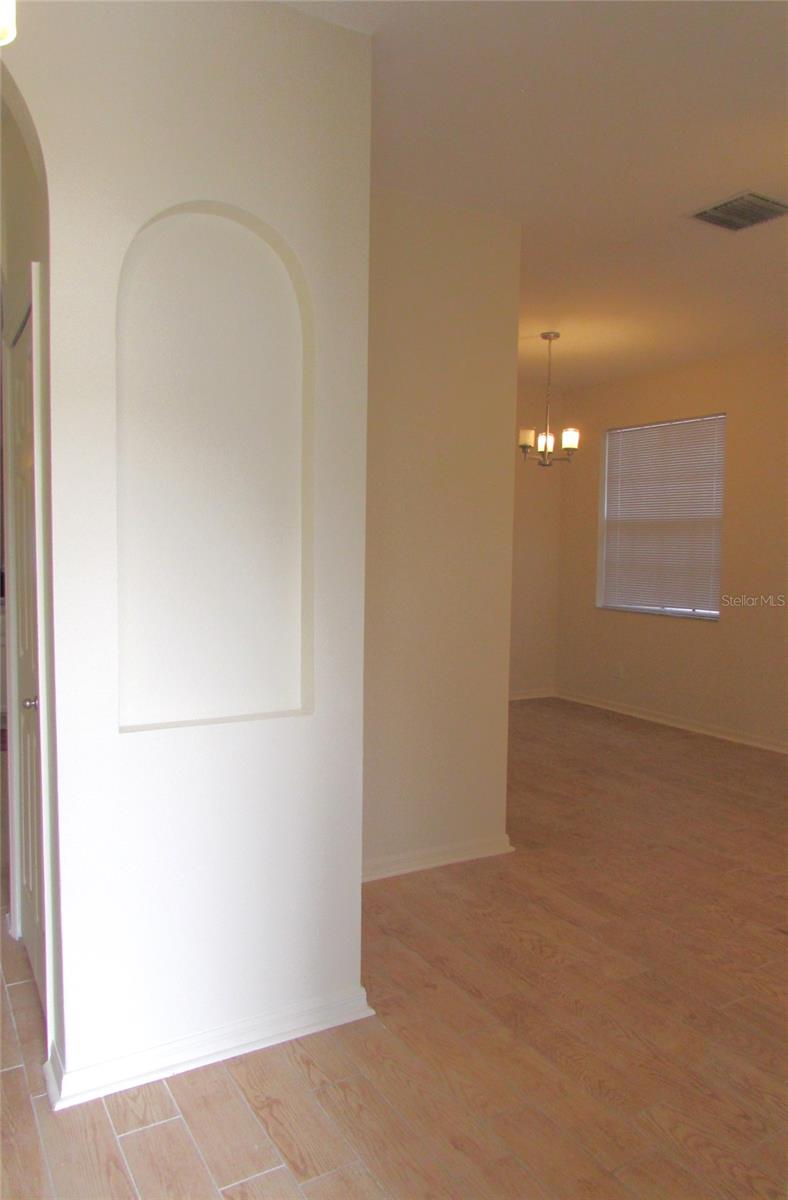 4633 MAPLETREE LOOP