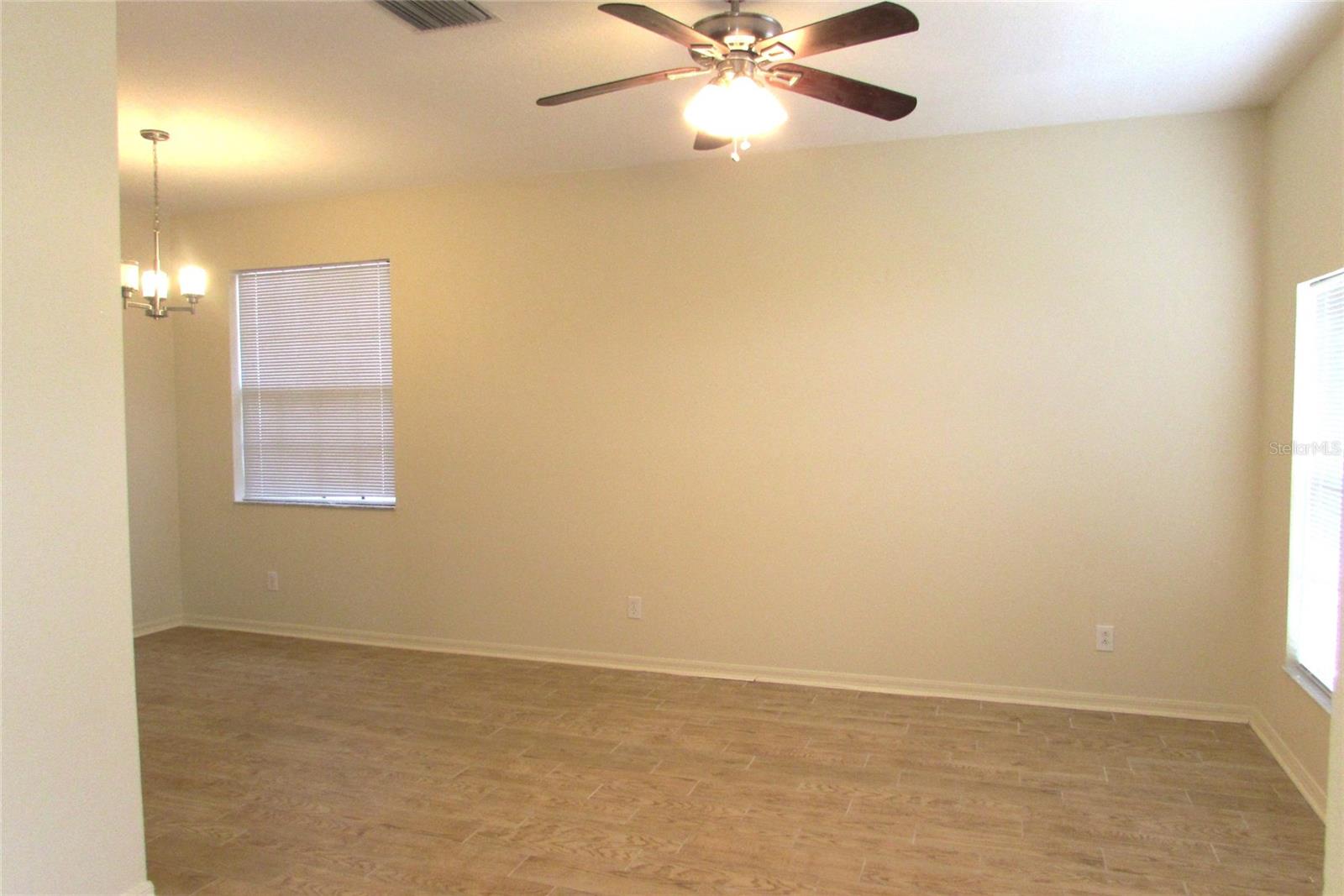 4633 MAPLETREE LOOP