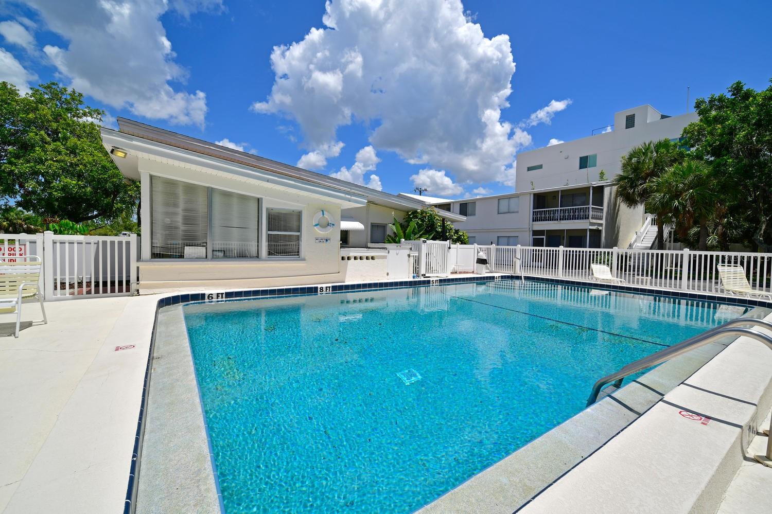 PELICAN GARDENS - Residential