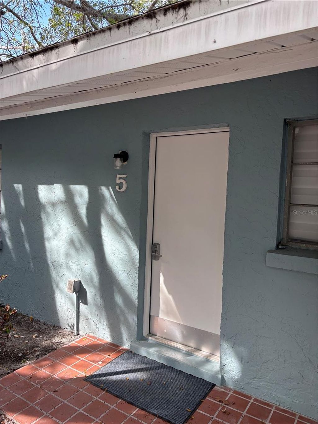 Photo of 170 Roosevelt Drive #5, Sarasota, FL 34236 (MLS # A4651143)
