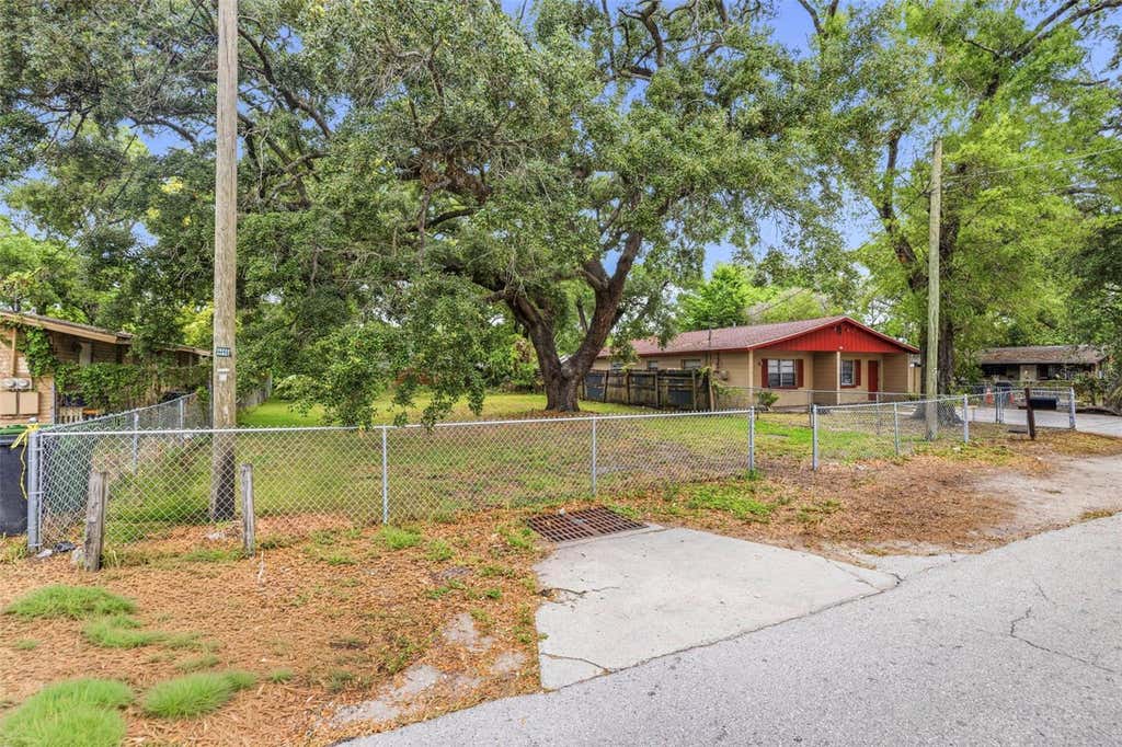 Photo of 1706 E Idell Street, Tampa, FL 33604 (MLS # TB8540083)