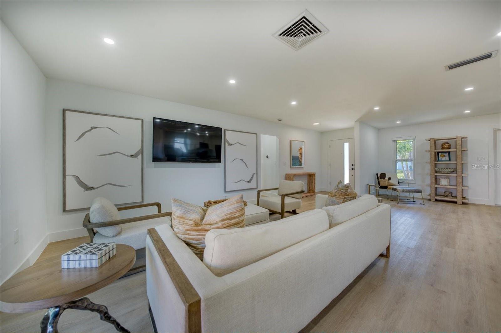 2031 TANGLEWOOD WAY NE