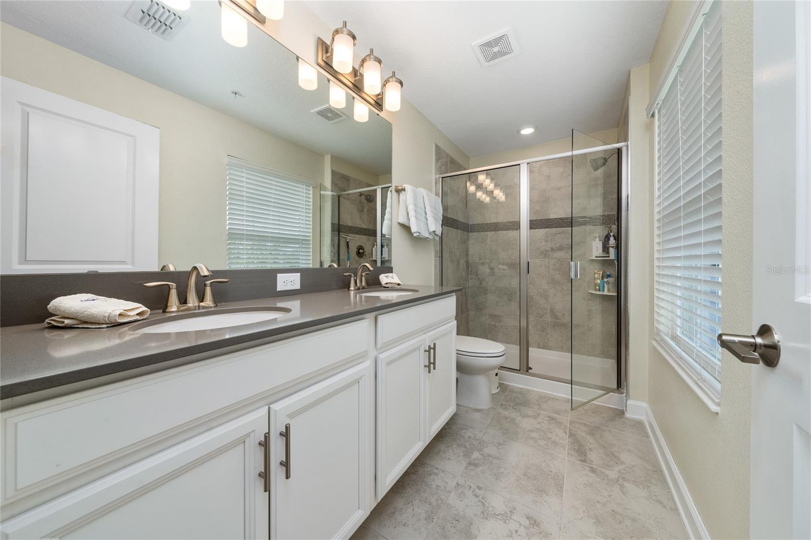 STOREY PK-PH 5 - Residential