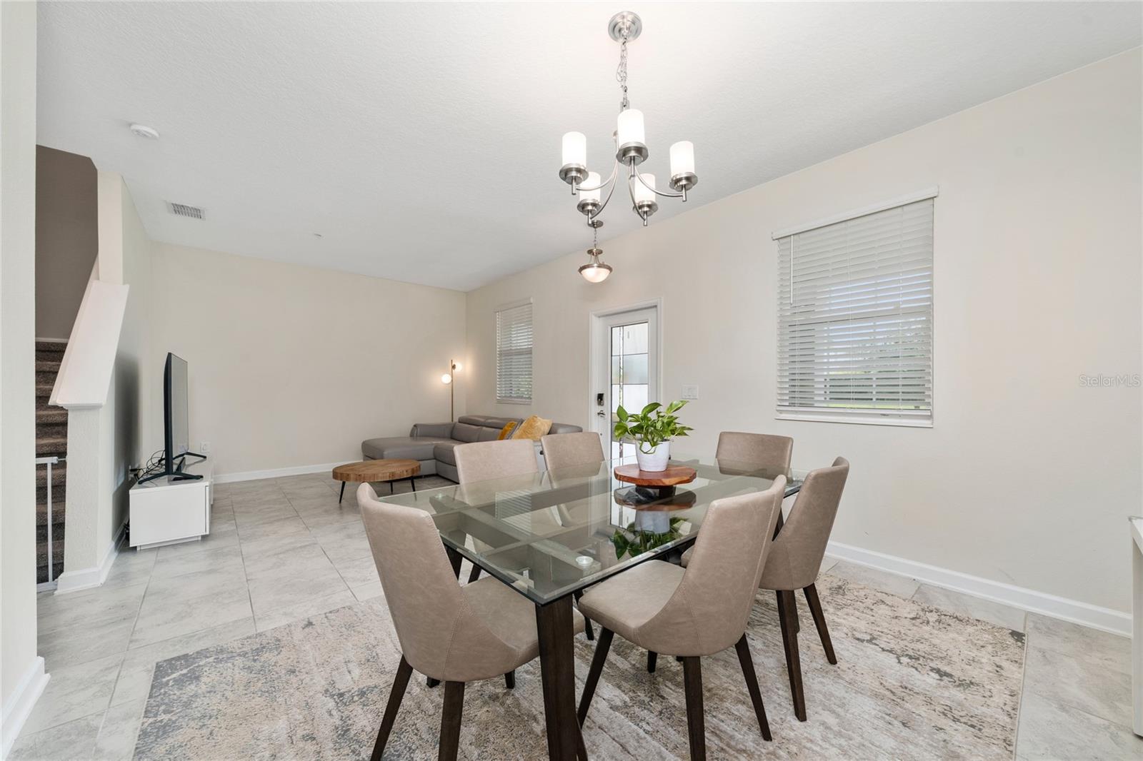 STOREY PK-PH 5 - Residential