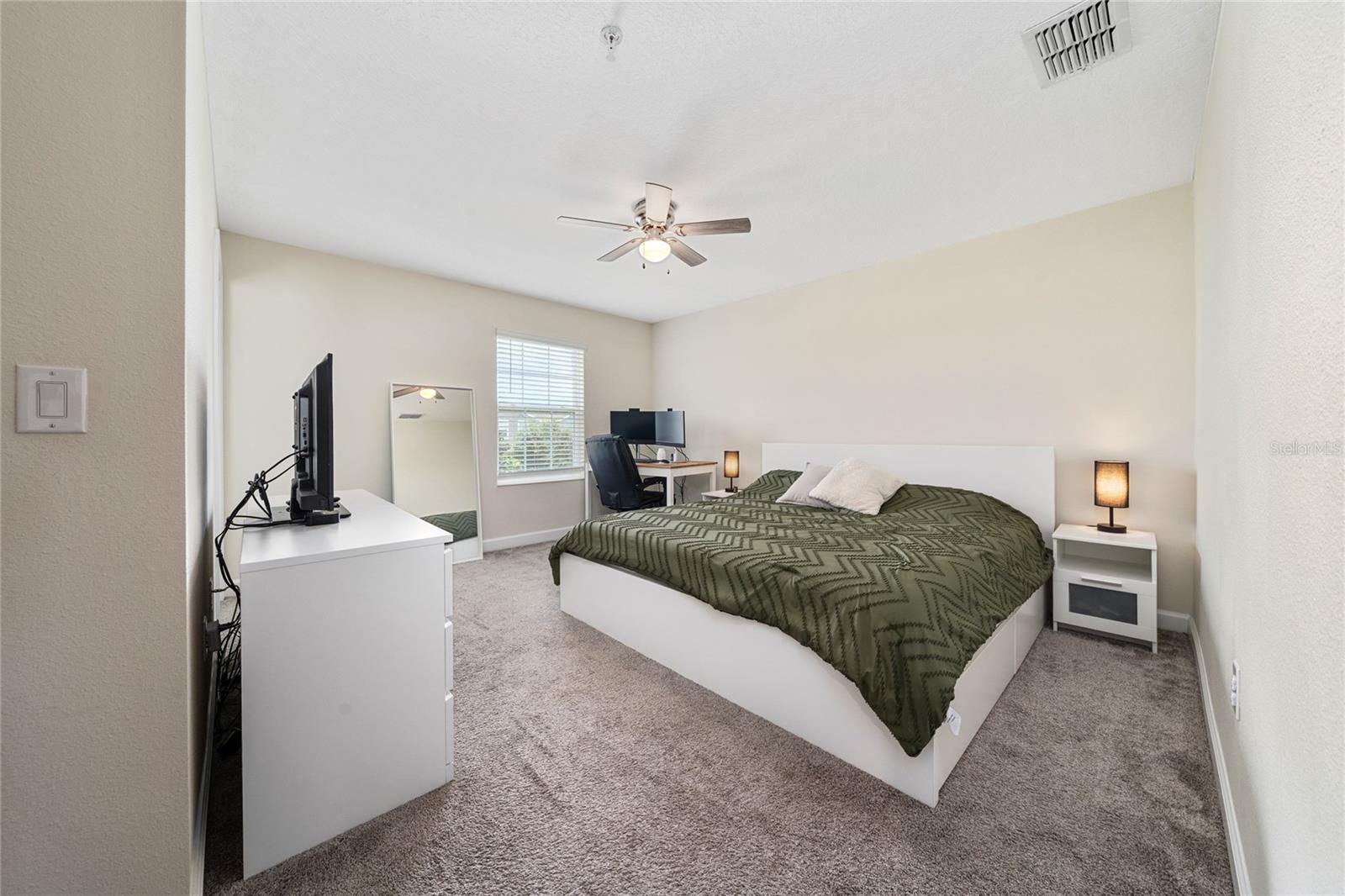 STOREY PK-PH 5 - Residential