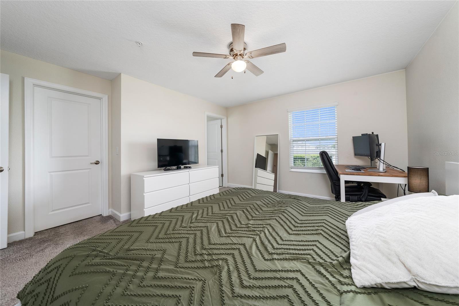 STOREY PK-PH 5 - Residential