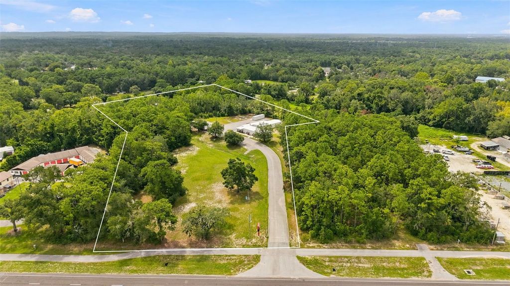 Photo of 15464 Cortez Boulevard, Brooksville, FL 34613 (MLS # W7887536)