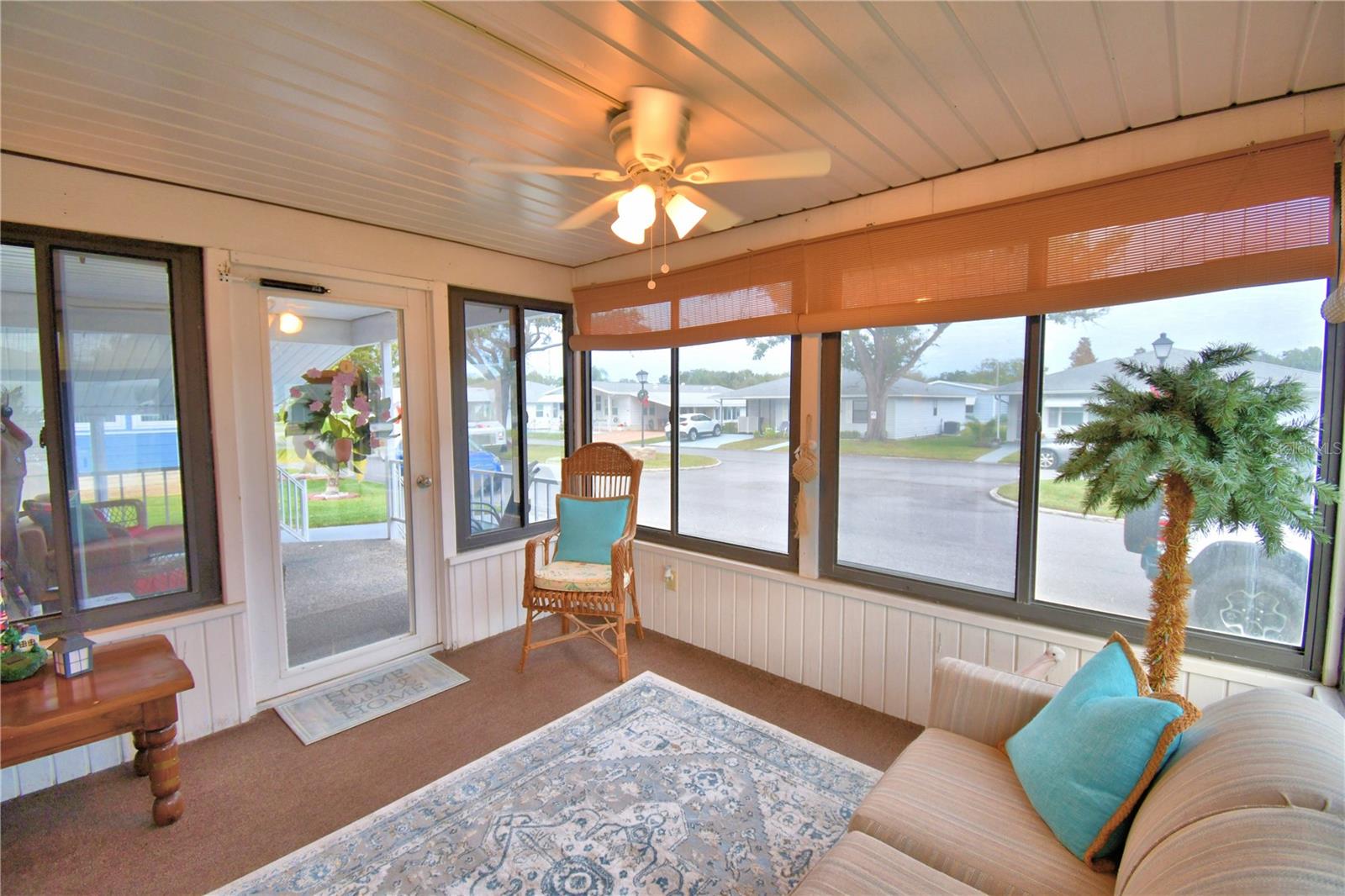 COLONNADES PH 1 - Residential