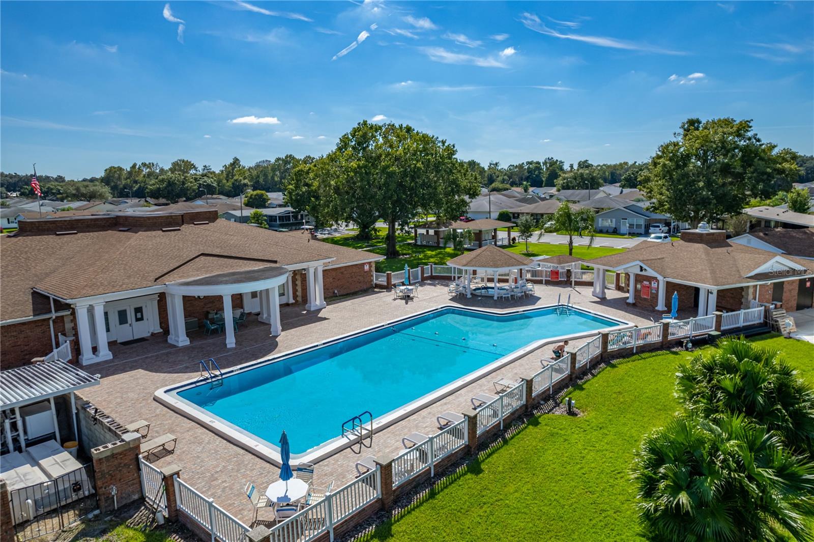 COLONNADES PH 1 - Residential