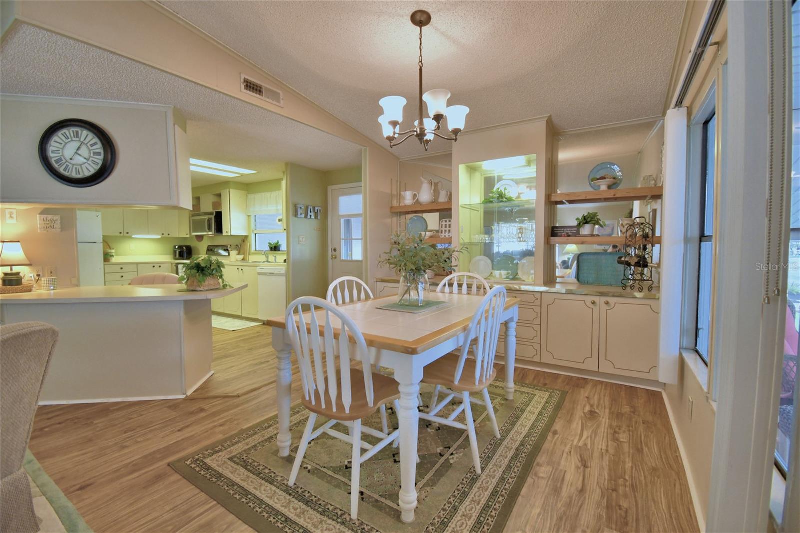 COLONNADES PH 1 - Residential