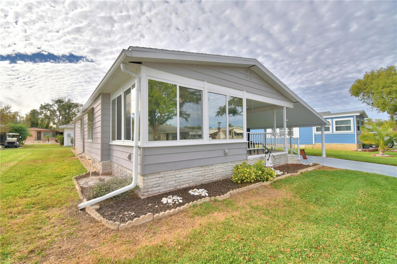 COLONNADES PH 1 - Residential