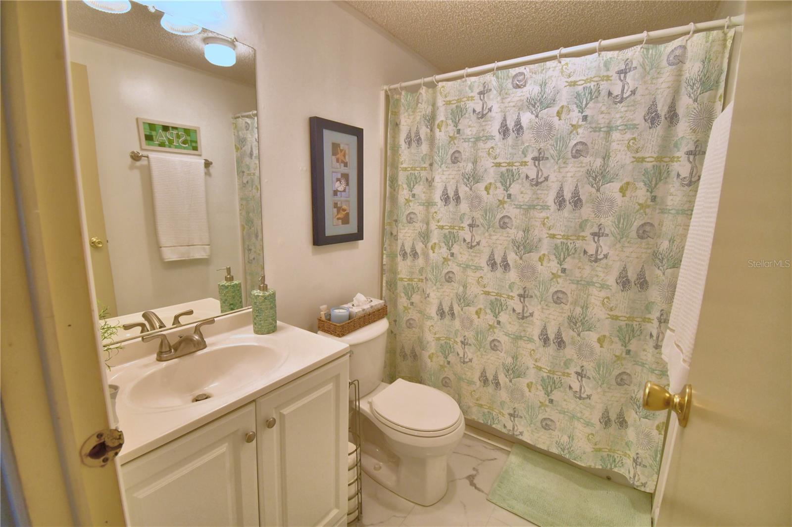 COLONNADES PH 1 - Residential