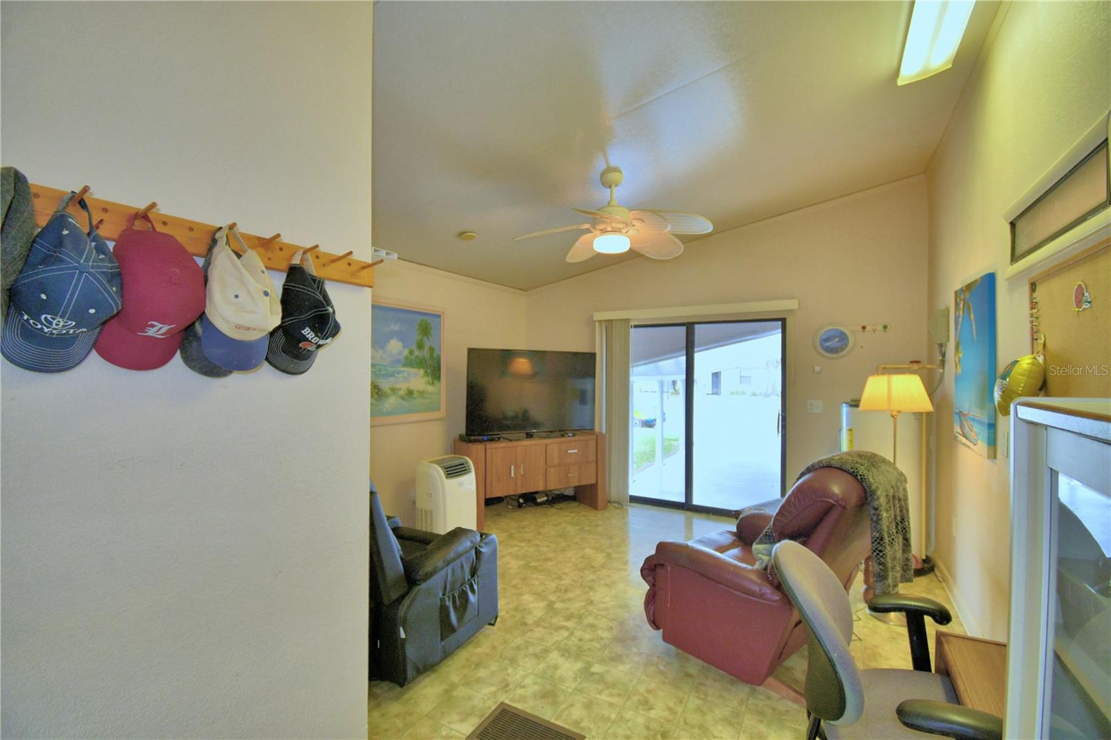 COLONNADES PH 1 - Residential